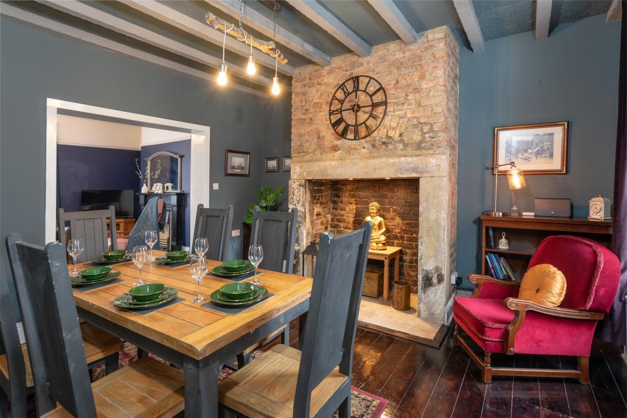 Characterful Terrace Retreat In County Durham - Sleeps 6 Apartment